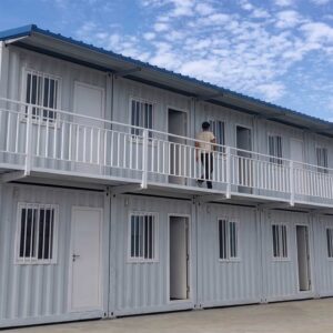 Nhà ở cho công nhân bằng nhiều container 40ft xếp chồng